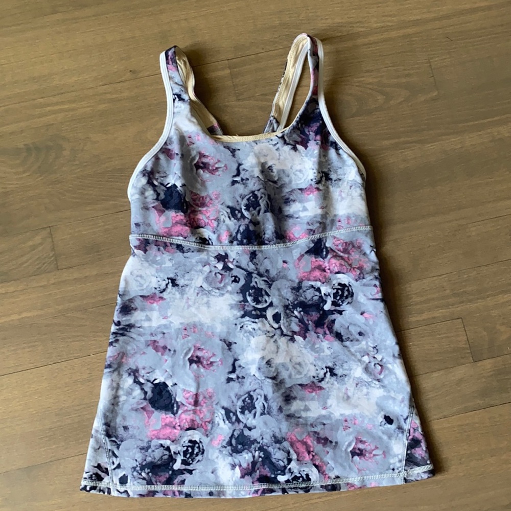 Lululemon tank built in bra